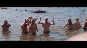 Клюёт...
