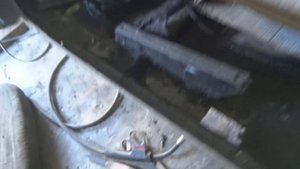 ВАЗ 2107 замена порога Ч1 право. Удаление безобразий. Сварка днища