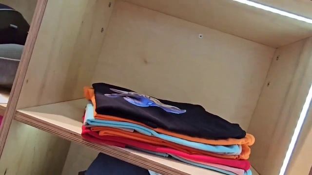 Установка системы освещения в магазине Амур Мания