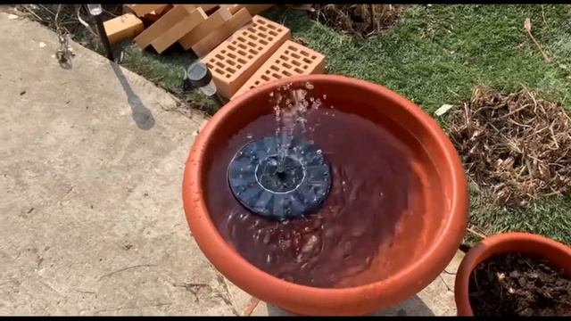 Еще один садовый Фонтан на солнечной батарее. смотреть онлайн