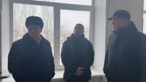 Здание школы стоит без отопления, а отделочные работы уже идут