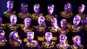 Щедрик щедрик щедрівочка, прилитіла ластівочка... Хор Веснянка.