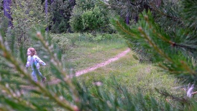 Потерял сестрёнку в лесу с сиреноголовым #сиреноголовый #сиреноголовыйвреальнойжизни