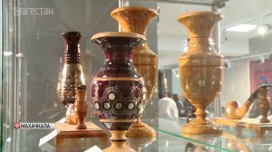 Выставка «Красота унцукульского узора» проходит в Махачкале