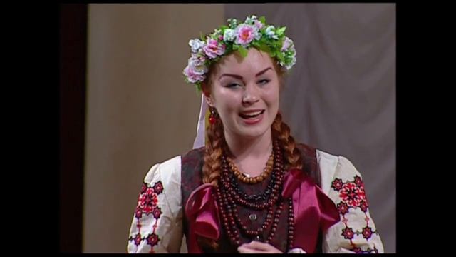 "Весняночка - паняночка. співають учасники ансамблю "Кралиця". заспівує Юля Юріна