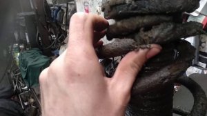 Сломало пружину в двух местах. Чудом не выскочила пружина.