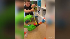 Дони против змеи Хот Вилс