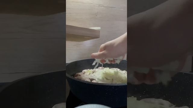 Перловка с куриными сердечками, вкусный и легкий вариант блюда #мультикухня #вкуснаяеда #перловка