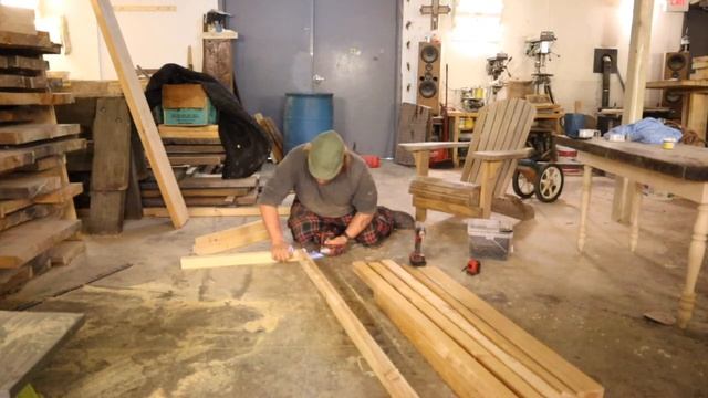 Building a Baby Chick Brooder / Hurt Chicken Rescue смотреть онлайн