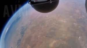 Космонавт прыгнул с космоса