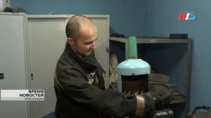 Волгоградские пожарные изготавливают отопительные печи для бойцов СВО