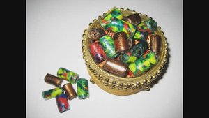 DIY Бусины из пластиковых бутылок своими руками. Мастер класс \ Beads from plastic bottles
