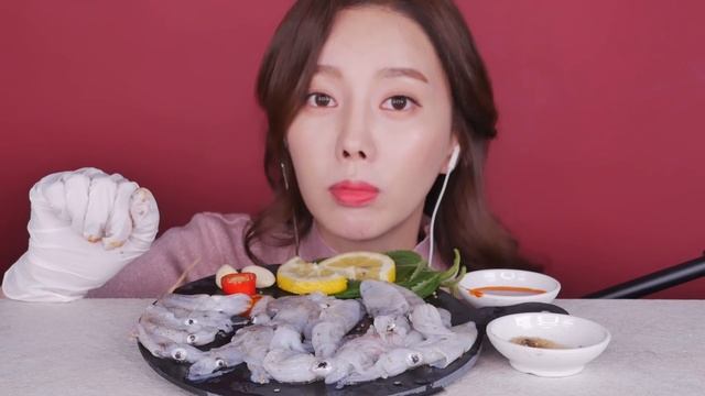 [ASMR] 쫄깃쫄깃 꼴뚜기🦑(Raw Baby Squid) 이팅사운드 리얼사운드 먹방 Eatingsound Realsound Korean Mukbang SSoyoung