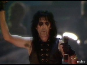 Alice Cooper. The World Needs Guts. "The Nightmare Returns". (1986). Real VIDEO