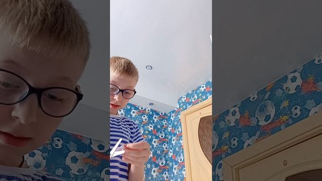 пистолет из картона смотреть онлайн