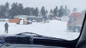 В поисках трактора для базы……