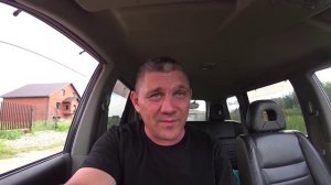Жук строит дом.