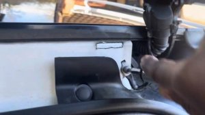 How to Remove a Range Rover  Spoiler