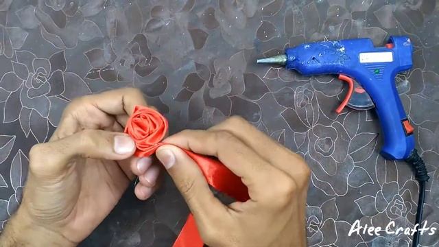 Alee Crafts, Ribbon Roses DIY, Red Roses Handmade Flowers, Gulaab ka phool گلاب کا پھول смотреть онлайн