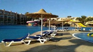 Бассейн с горкам Pyramisa Sahl Hasheesh Beach Resort