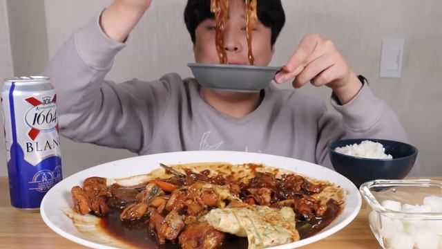 ASMR MUKBANG 치즈 추가한 순살간장찜닭 납작만두 먹방 ASMR CHEESE JJIMDAK FLAT DUMPLING MUKBANG EATING SOUND
