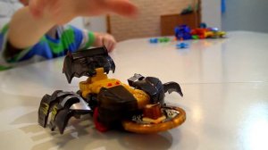 Дикие Скричеры ПАУК и ДИНОЗАВР Батл // Машинки Трансформеры - SCREECHERS Wild