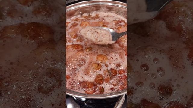 Быстрое варенье пятиминутка из клубники #клубника #лето #рецепты