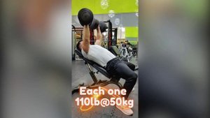 Жим гантелей в наклоне