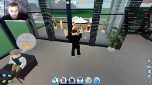 играю в симулятор ресторана в роблоксе