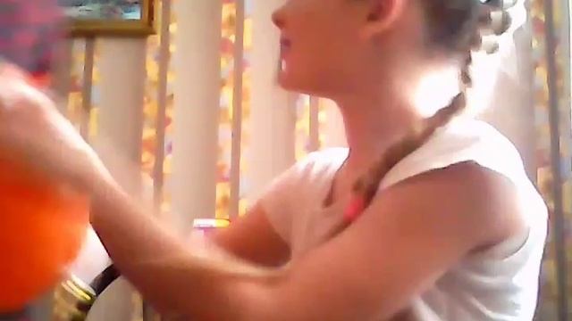 Я и поя сестра вдыхаем гелий! смотреть онлайн