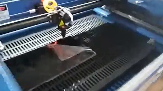 Лазерный станок Laserworld YH-G5030 смотреть онлайн