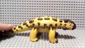 Анкилозавр из пластилина .