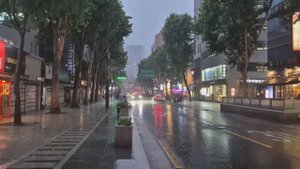 Сильный дождь. Ливень. Звук дождя. Прогулка по Сеулу в дождь.