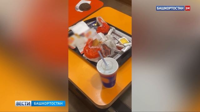 Таракана снял на видео посетители популярного ресторана массового питания в Уфе