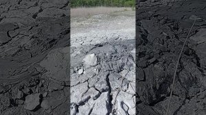 Грязевой вулкан Шуго - один из красивейших вулканов.    --ProСаша