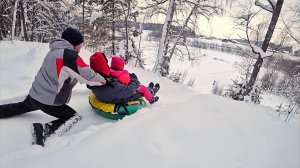 ВЛОГ Супер горка в лесу! Катаемся на ватрушках! 10 февраля 2018 г.