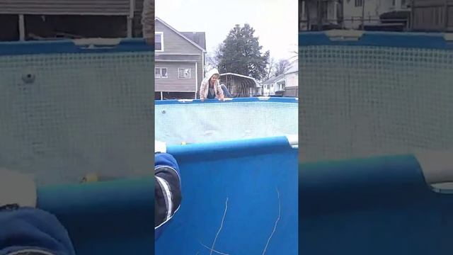 MANHUNT: MADE MY COUSIN FALL! смотреть онлайн