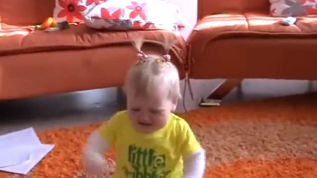актриса маленькая, и ей только 7 месяцев