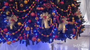 Ёлка красавица.С кремлёвской одной высоты.