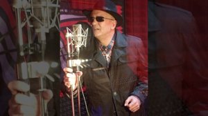 Не могу Любовью быть я полупьяным.