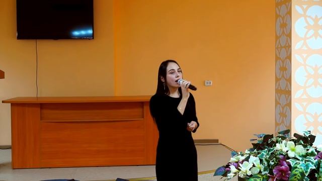 Романс – В лунном сиянии. День Архивиста. Исполняет архивист – Андронова Н.П. 06.10.2022 смотреть онлайн