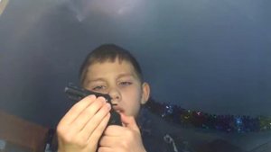 Как стреляет игрушечный пистолет пестонами