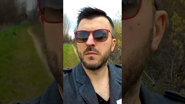 Итальянец говорит по-русски.