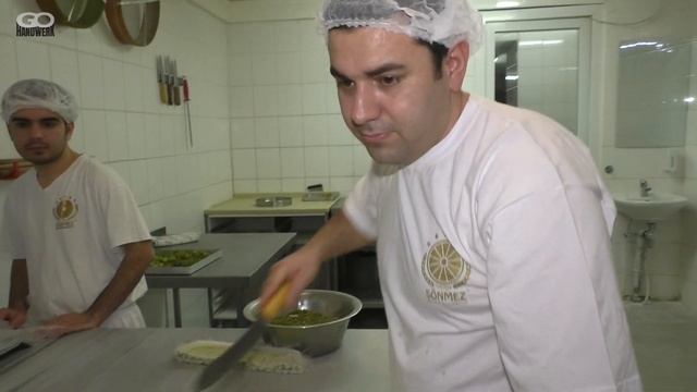 Wie wird eigentlich Baklava hergestellt? - Sönmez Baklava Manufaktur смотреть онлайн