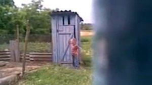 мальчик и индюк.3gp