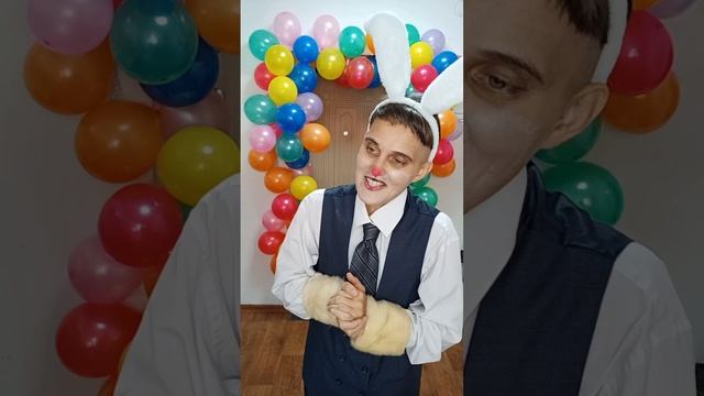 В гостях у Кэ'тлина #заяц #новыйгод #театр #квадроберы #shortsvideo #сказки #comedy #новыйгод
