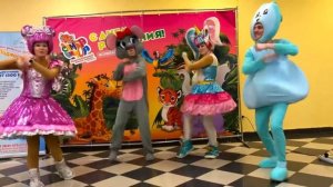 Танец «Цыплёнок ПИ» с командой «Облачка»