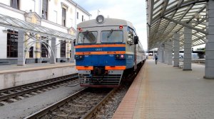 Дизель-поезд ДДБ1-001 номер 6643 сообщением Витебск - Заольша отправляется со станции Витебск