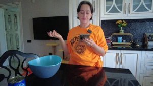 Всех накормила, сама в спешке поела