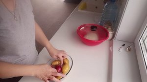 Сначала намудрила с салатом, потом приготовила говядину по-охотничьи.